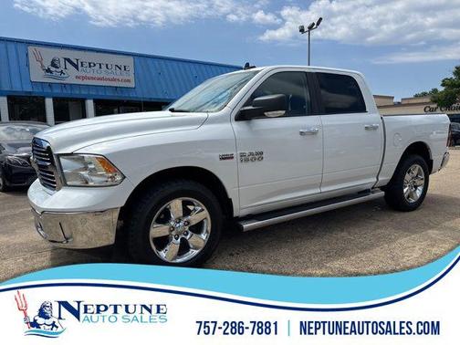 Bright White Clearcoat 2018 RAM 1500 Big Horn