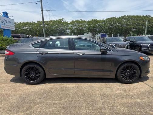 Magnetic 2016 Ford Fusion SE