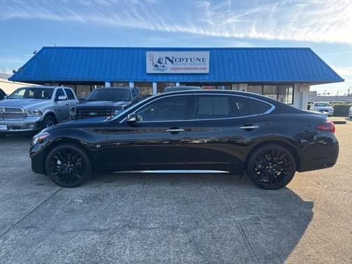 2017 INFINITI Q70L 3.7X