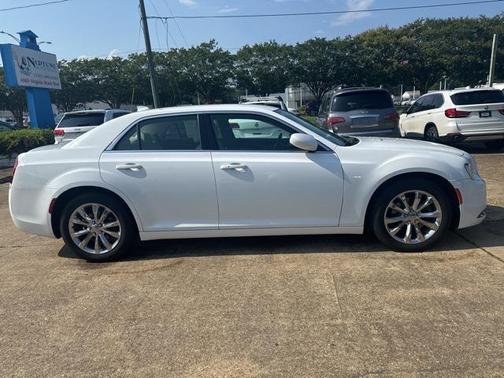 2016 Chrysler 300 Limited
