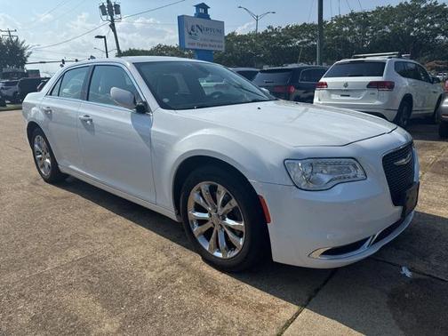 2016 Chrysler 300 Limited