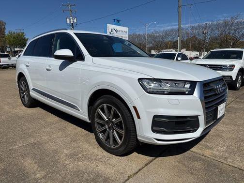 Glacier White 2019 Audi Q7 45 Premium Plus