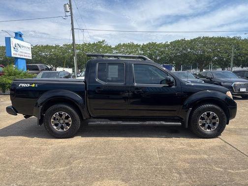 Super Black 2014 Nissan Frontier PRO-4X