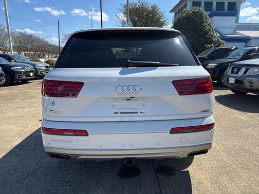 Glacier White 2019 Audi Q7 45 Premium Plus