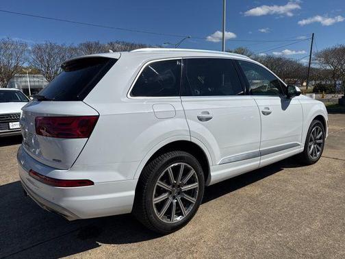 Glacier White 2019 Audi Q7 45 Premium Plus