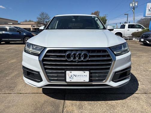 Glacier White 2019 Audi Q7 45 Premium Plus