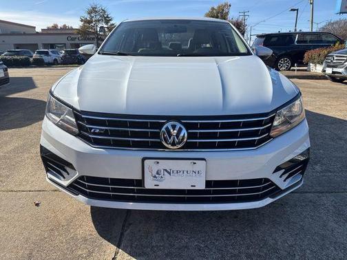 2017 Volkswagen Passat 1.8T R-Line w/Comfort