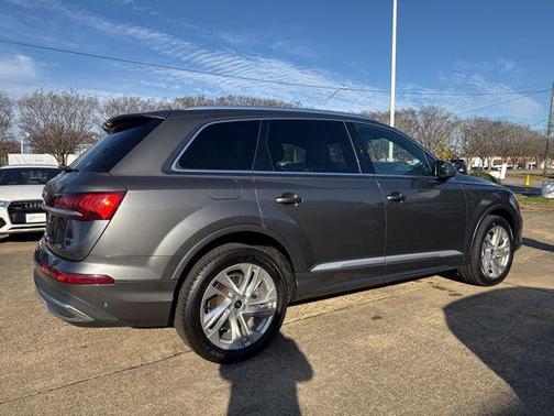 2021 Audi Q7 55 Premium Plus