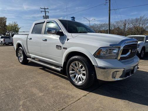 Bright White Clearcoat 2018 RAM 1500 Longhorn