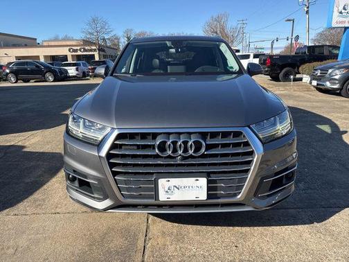 Gray 2017 Audi Q7 3.0T Prestige