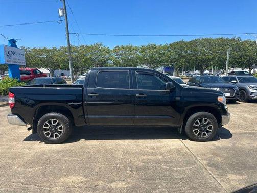 Black 2015 Toyota Tundra SR5