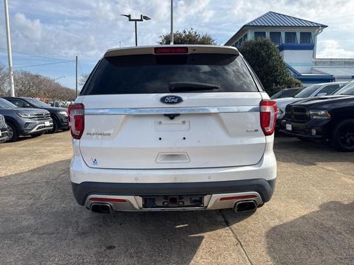 2016 Ford Explorer Platinum