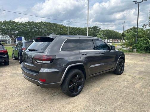 Granite Crystal Metallic Clearcoat 2015 Jeep Grand Cherokee Altitude