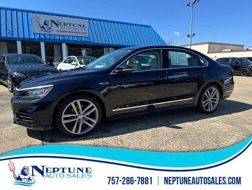 Deep Black Pearl 2017 Volkswagen Passat 1.8T R-Line w/Comfort