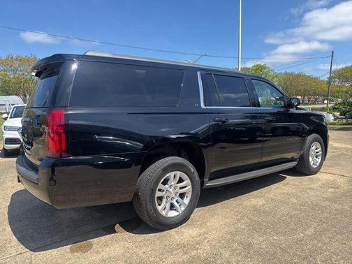 Black 2018 Chevrolet Suburban LT