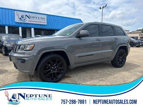 Sting-Gray Clearcoat 2019 Jeep Grand Cherokee Altitude