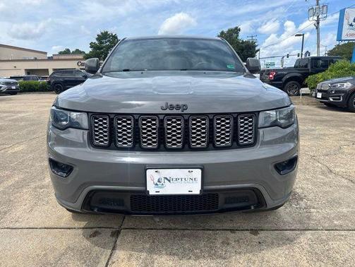 Sting-Gray Clearcoat 2019 Jeep Grand Cherokee Altitude