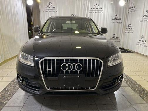 Photo 3 of 46 of 2017 Audi Q5 2.0T Premium Plus