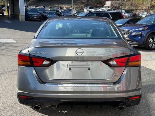 Gun Metallic 2023 Nissan Altima SR Intelligent AWD