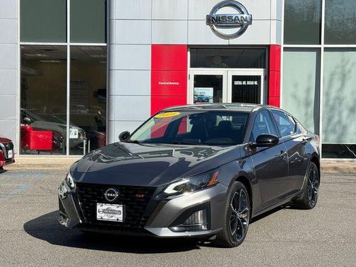 Gun Metallic 2023 Nissan Altima SR Intelligent AWD