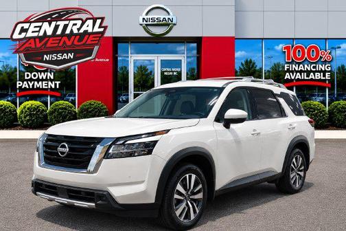 Pearl White Tricoat 2024 Nissan Pathfinder SL 4WD