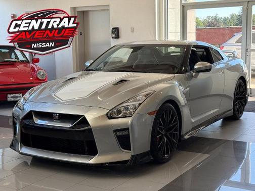 Super Silver QuadCoat 2020 Nissan GT-R Premium Dual-clutch 6-Speed Transmission