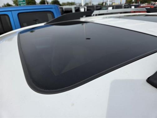 White Frost Tri-Coat 2018 GMC Acadia Denali