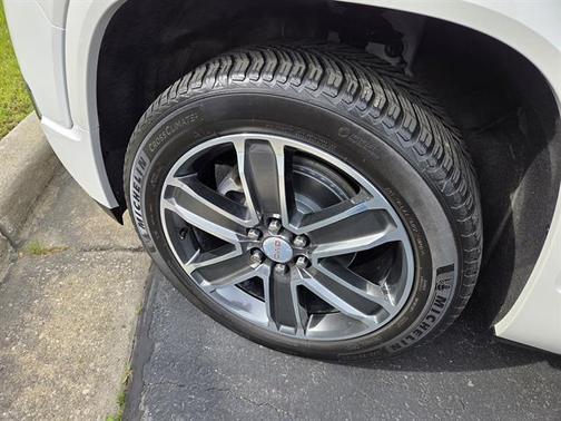 White Frost Tri-Coat 2018 GMC Acadia Denali