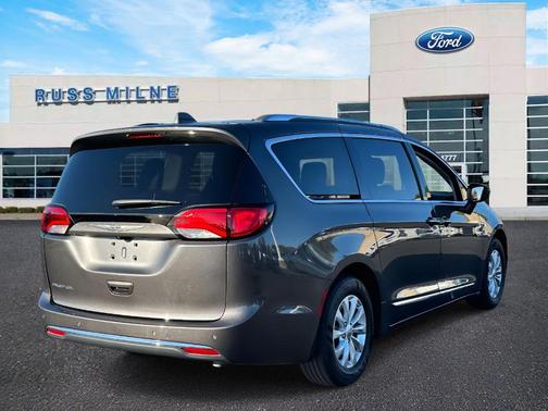 2018 Chrysler Pacifica Touring-L Plus