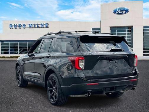 Agate Black 2024 Ford Explorer ST-Line