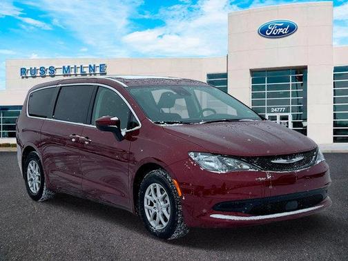 2023 Chrysler Voyager LX