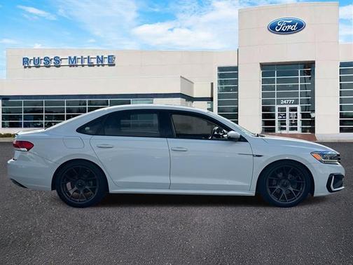 2020 Volkswagen Passat 2.0T R-Line