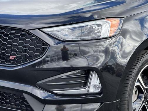 2022 Ford Edge ST