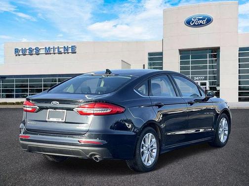 2020 Ford Fusion SE