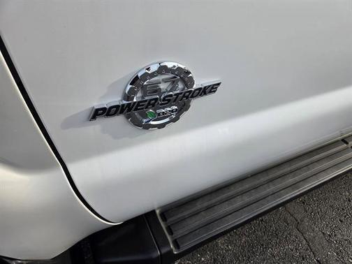 White Platinum Tri-Coat Metallic 2015 Ford F-250 Lariat