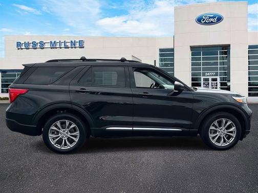 Agate Black 2023 Ford Explorer XLT