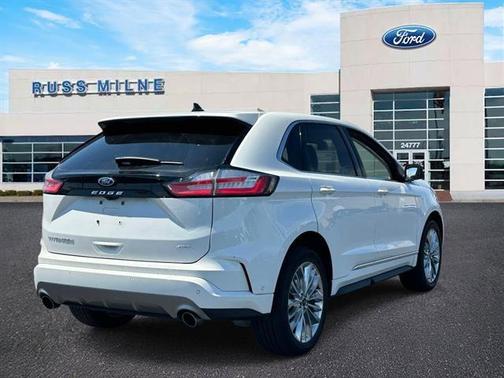 Star White 2023 Ford Edge Titanium