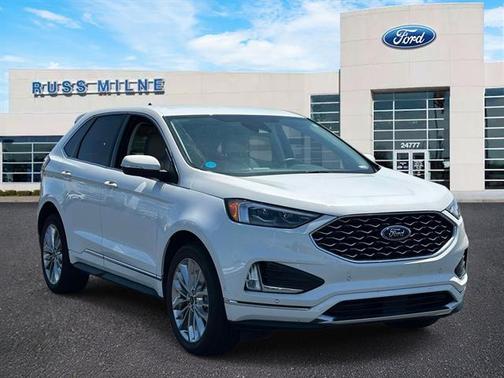 Star White 2023 Ford Edge Titanium