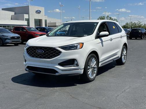 Star White 2023 Ford Edge Titanium