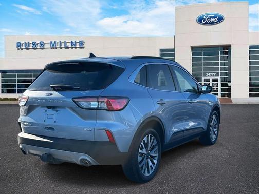 2022 Ford Escape Titanium