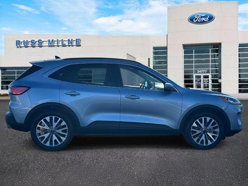 2022 Ford Escape Titanium