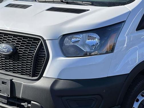 2024 Ford Transit-250 148 WB Medium Roof Cargo