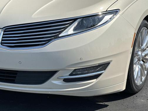 2014 Lincoln MKZ Base