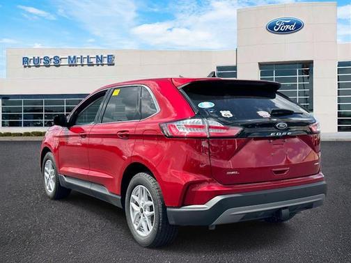 Rapid Red Metallic Tinted Clearcoat 2023 Ford Edge SEL