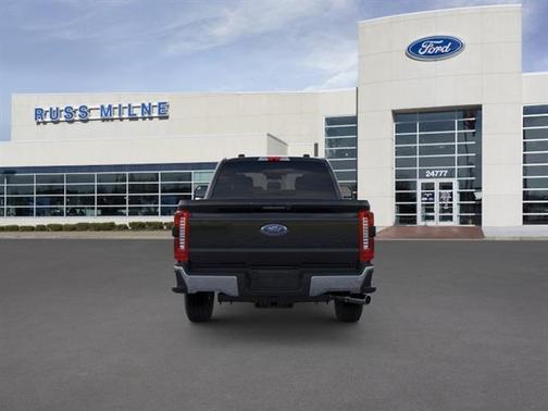 Agate Black 2026 Ford F-350 Lariat Super Duty