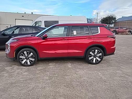 2025 Mitsubishi Outlander SE