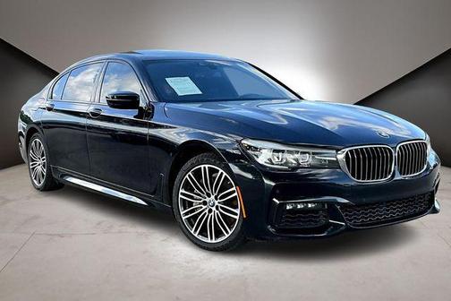 Black Sapphire Metallic 2019 BMW 740 i