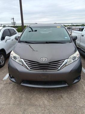 Predawn Gray Mica 2017 Toyota Sienna LE
