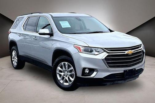 Silver Ice Metallic 2021 Chevrolet Traverse LT Cloth