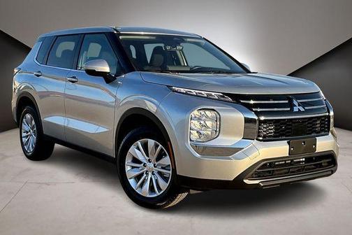 Alloy Silver Metallic 2026 Mitsubishi Outlander ES